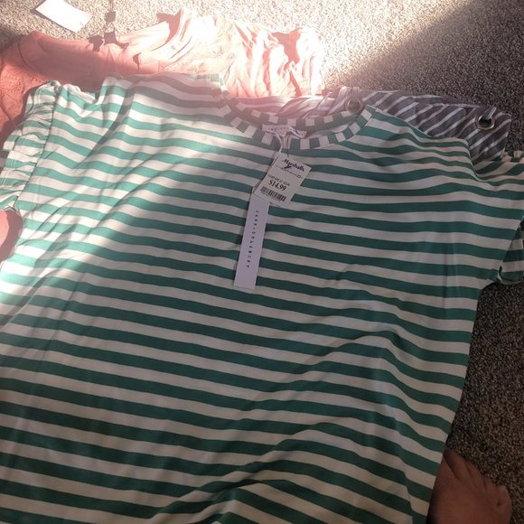 Xlarge tops - Picture 2 of 4